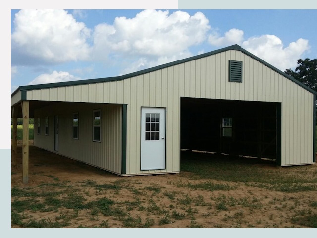 Строительство конюшен в Торжке